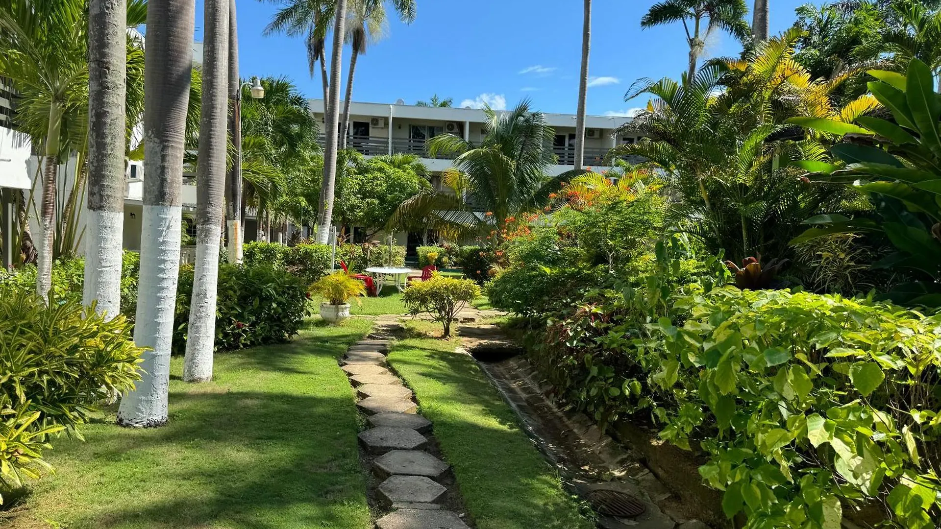 Marriott White Sands, Beachfront Condo At Negril Beach Club Apartamento