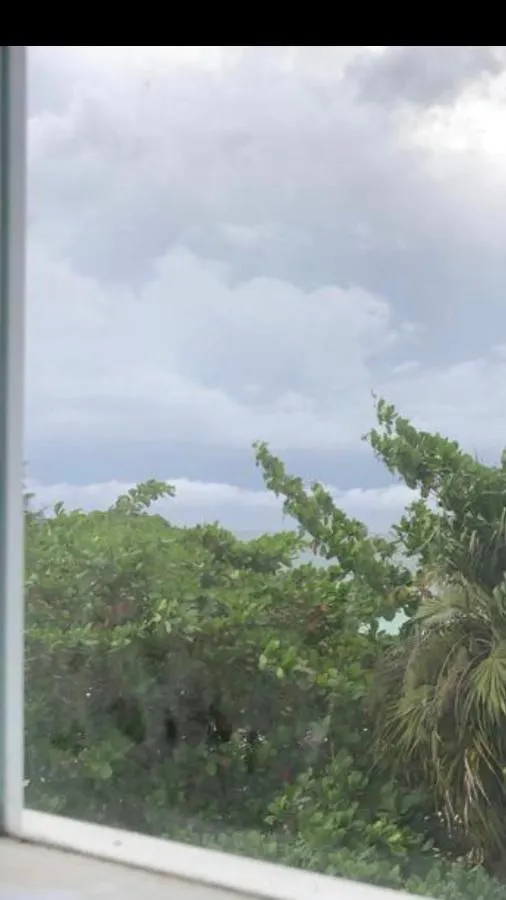 Marriott White Sands, Beachfront Condo At Negril Beach Club شقة