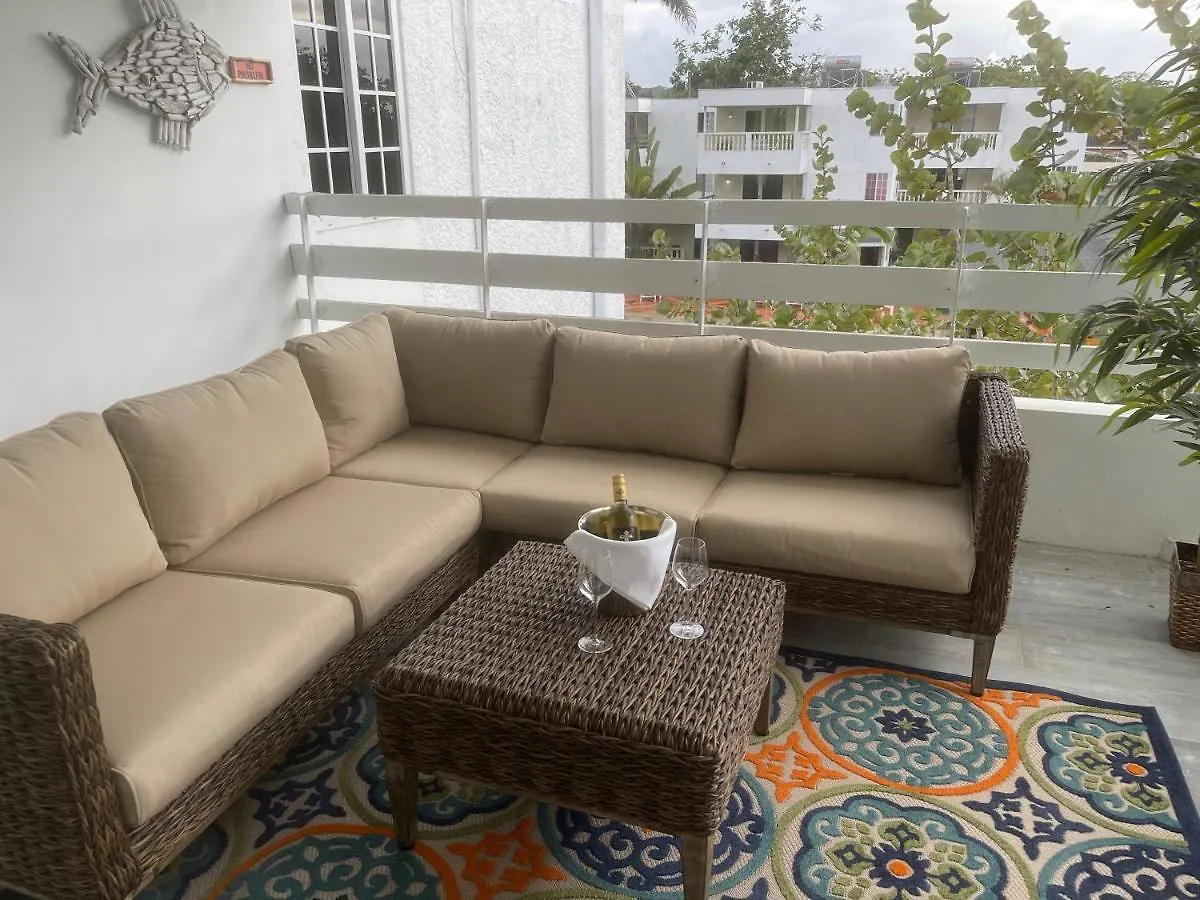 Marriott White Sands, Beachfront Condo At Negril Beach Club شقة